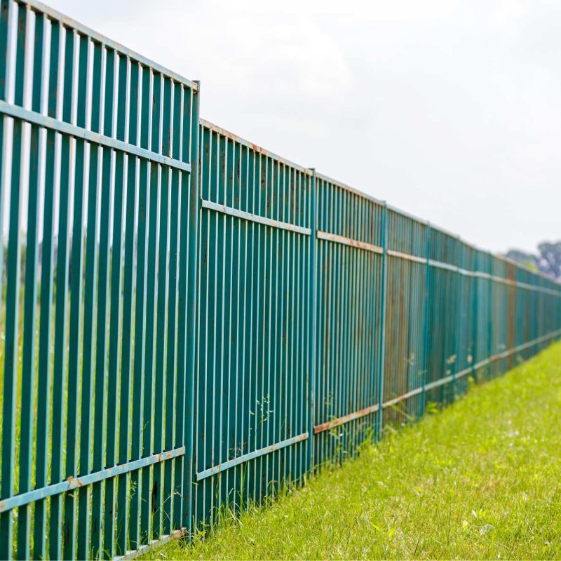 long-rusty-old-metalic-fence-2023-11-27-04-52-04-utc long-rusty-old-metalic-fence-2023-11-27-04-52-04-utc